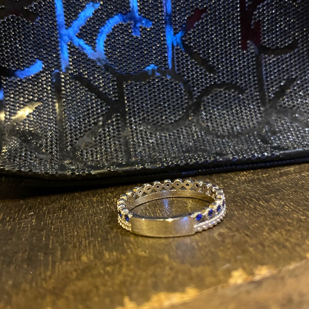 Flower crown ring - Picture 3 of 4